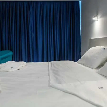 Zip 2* Mamaia