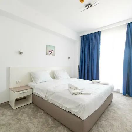 Zip Apartahotel 3*